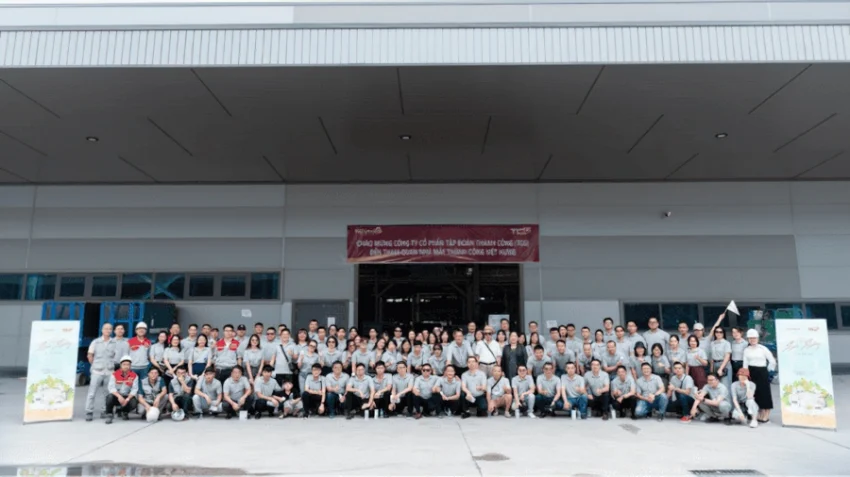 May đo thiết kế đồng phục cho Tập Đoàn Thành Công